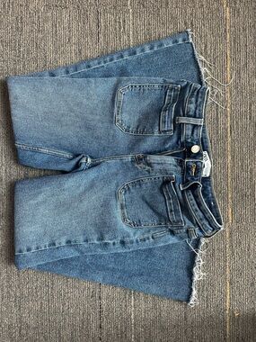 Zara Medium Blue Cropped Frayed-Hem Women's Jeans